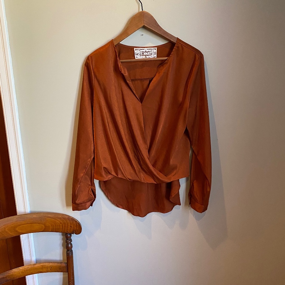 Pink Martini excellent used condition blouse with gorgeous details.